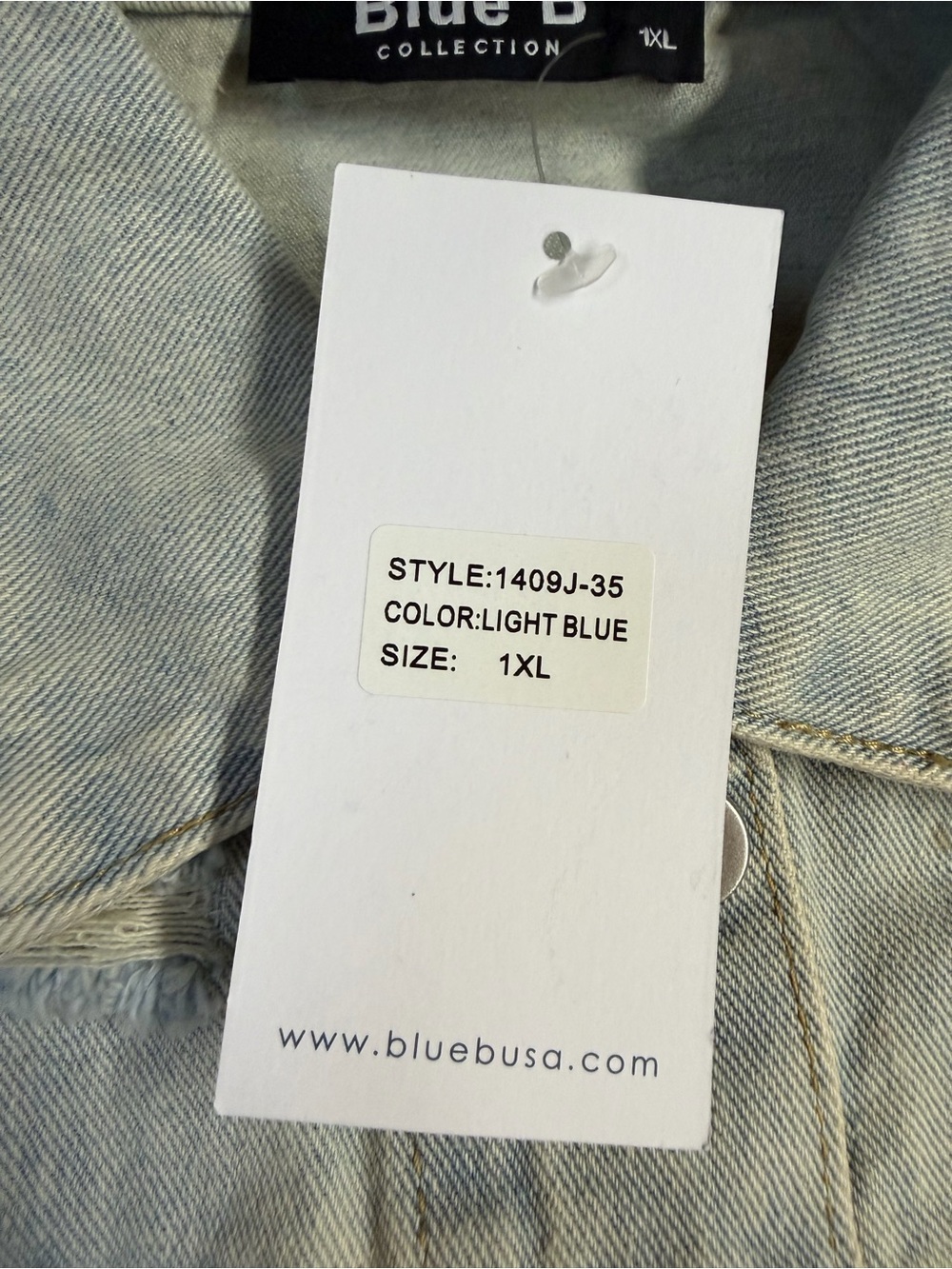 Women's Light Wash Cropped Denim Jacket - Light Blue - Picture 3 of 10
